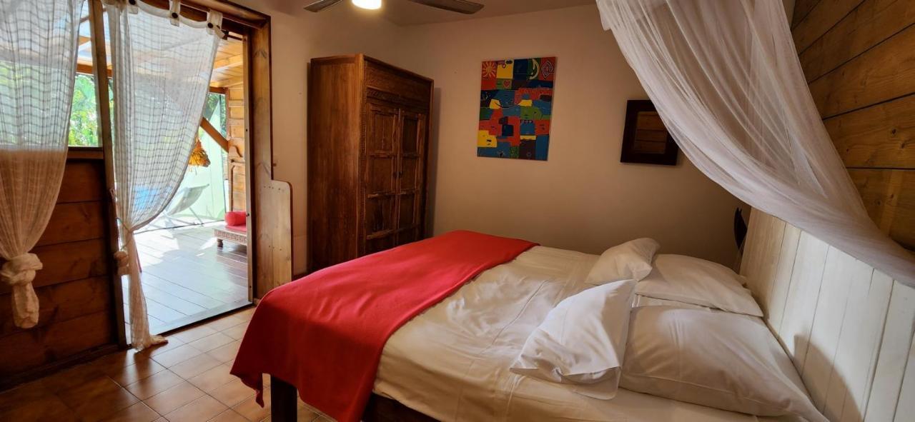 Les Bananes Vertes Ecolodges Saint-Claude Eksteriør bilde